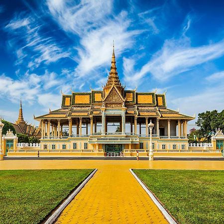 Galaxy Rs Hotel Phnom Penh Exterior photo
