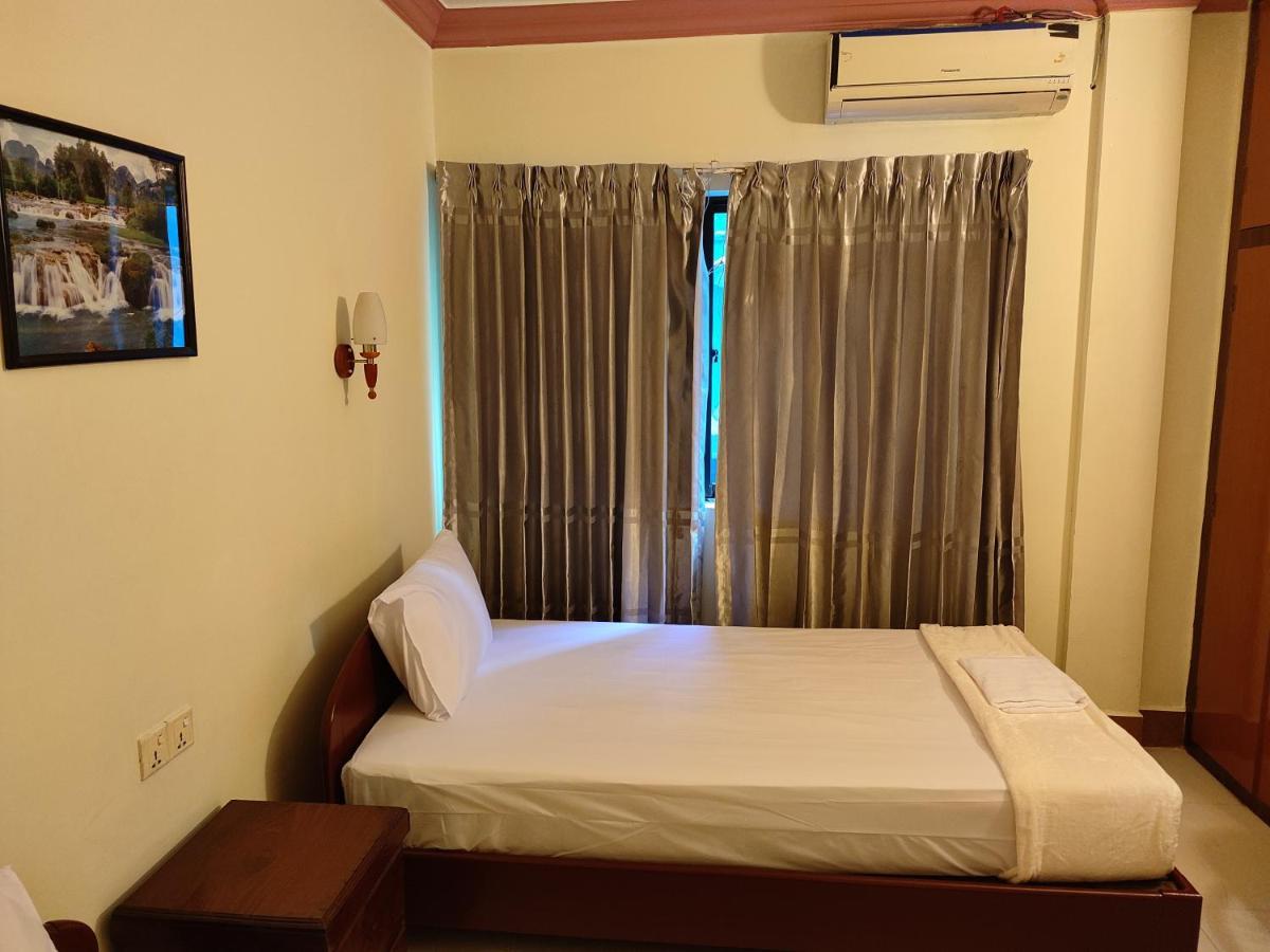Galaxy Rs Hotel Phnom Penh Exterior photo