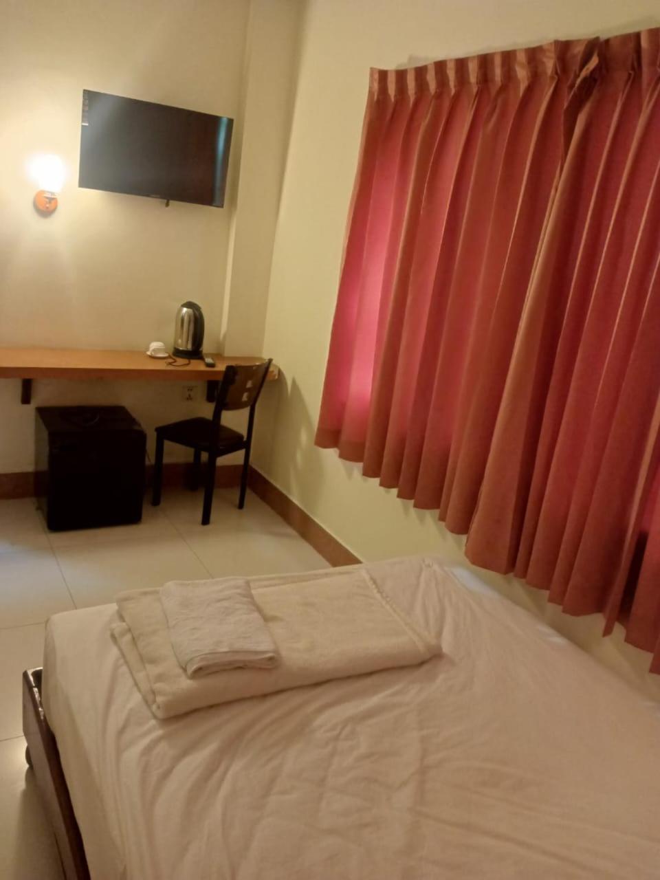 Galaxy Rs Hotel Phnom Penh Exterior photo